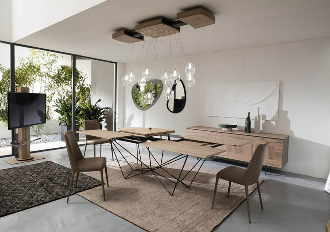 FIL8 Extendable Dining Table