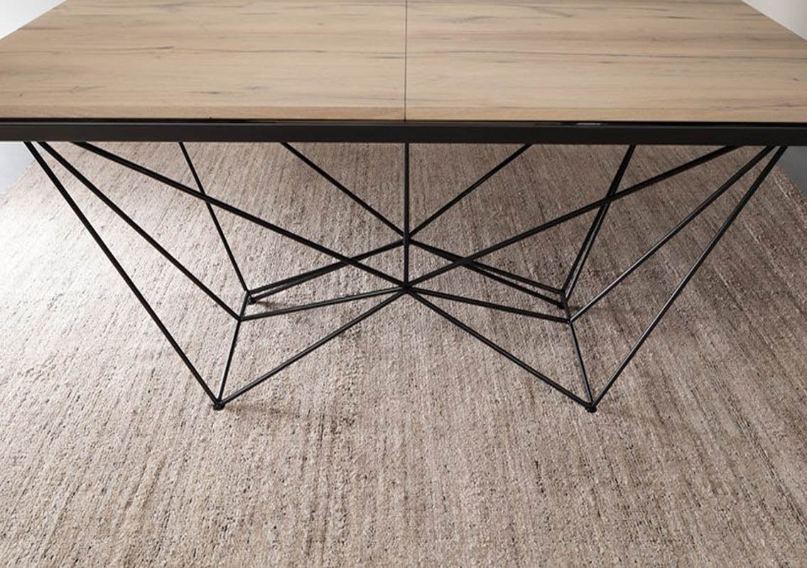 FIL8 Extendable Dining Table