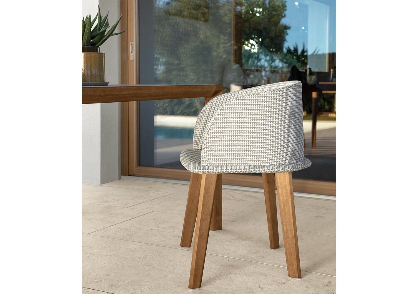 CleoSoft//Wood Padded Tub Chair