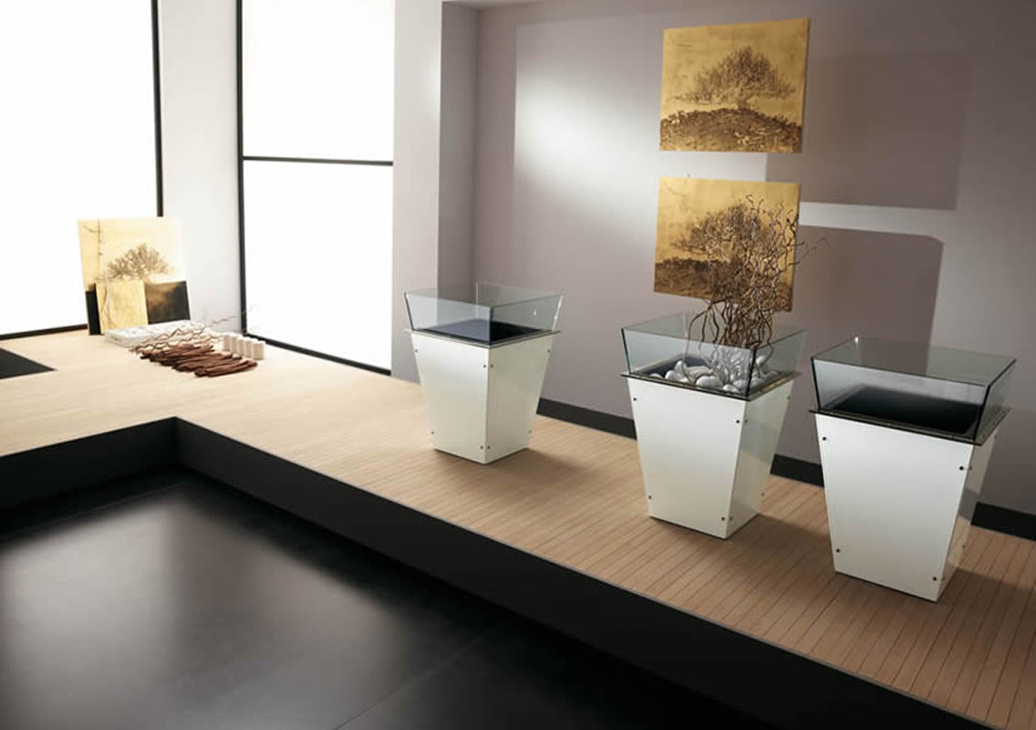 Amon Floor Vases / Planters